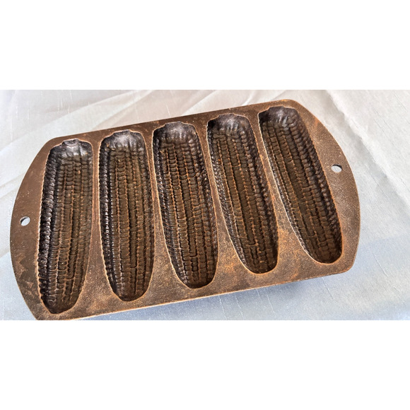Vintage Lodge Cast Iron 527C2 - 5 Stick Corn Cob Cornbread Muffin Mold Pan 1960s - Picture 11 of 12